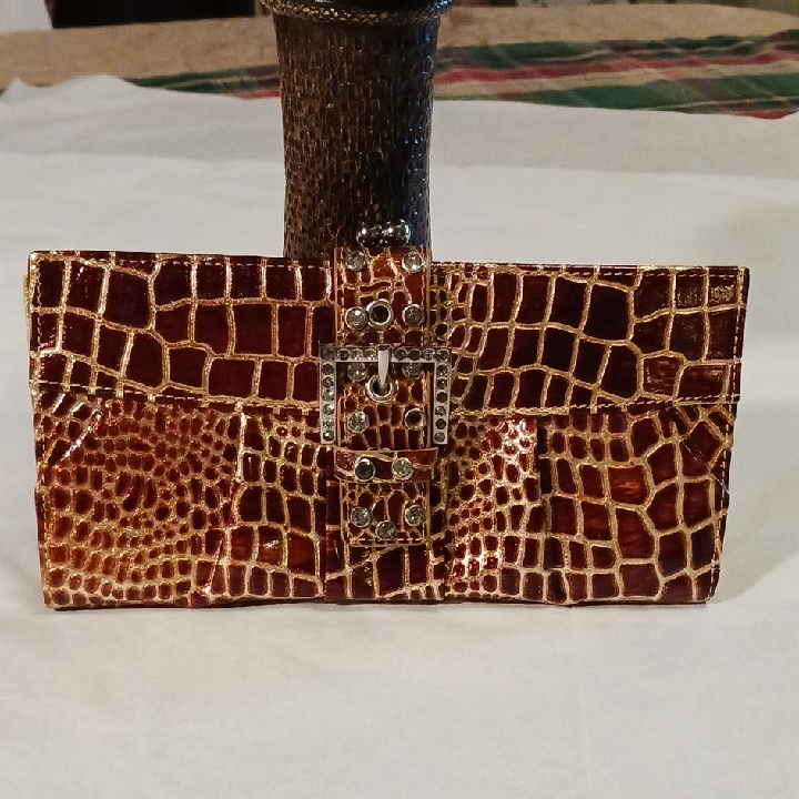 Chic Crocodile Pattern Clutch  Brown